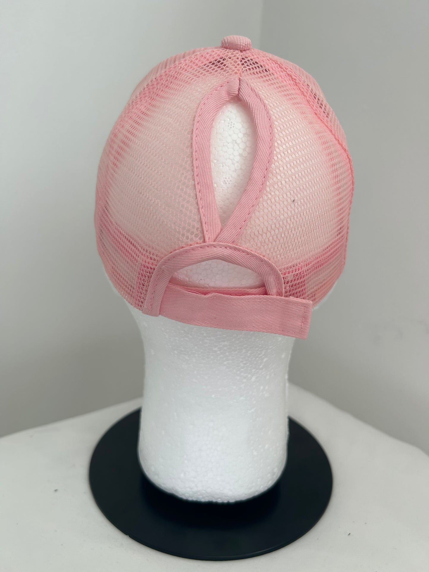 WOMEN'S PINK CAP